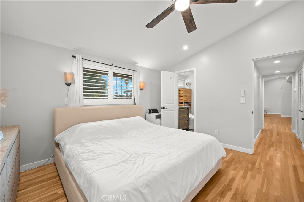 2533 W Chanticleer