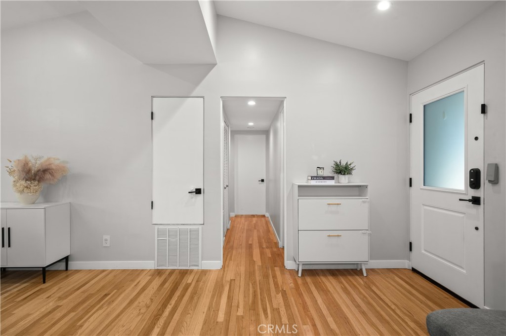 2533 W Chanticleer