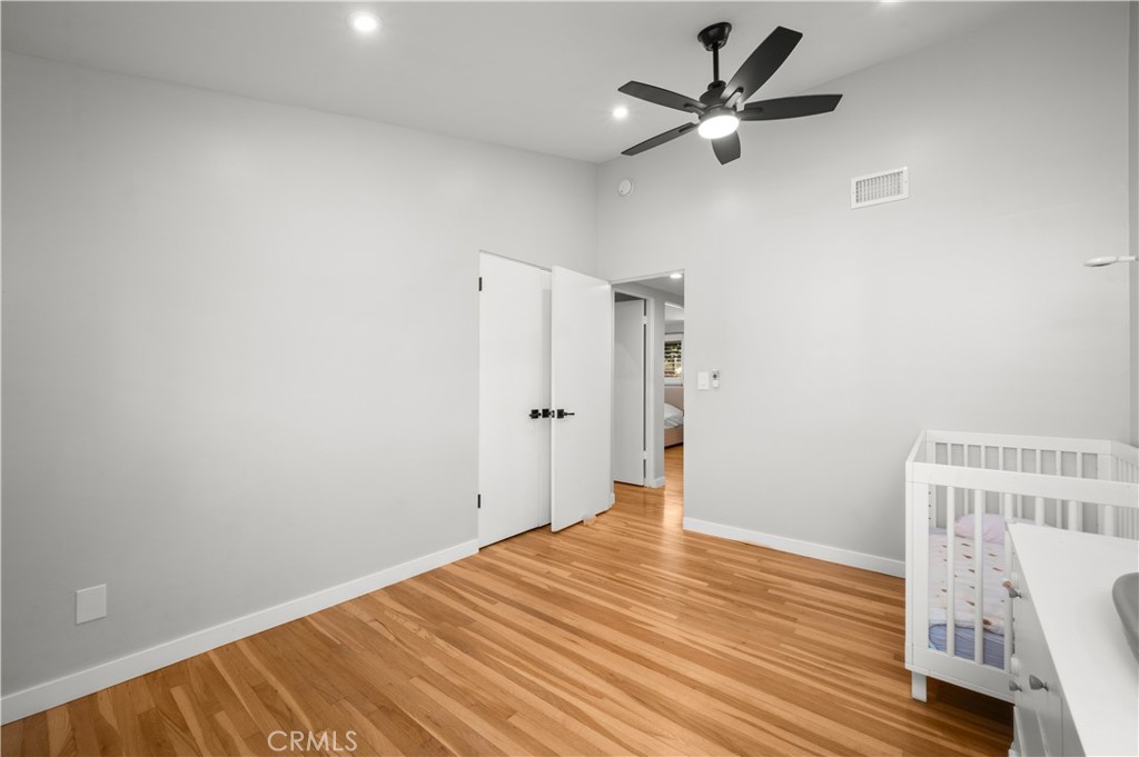 2533 W Chanticleer