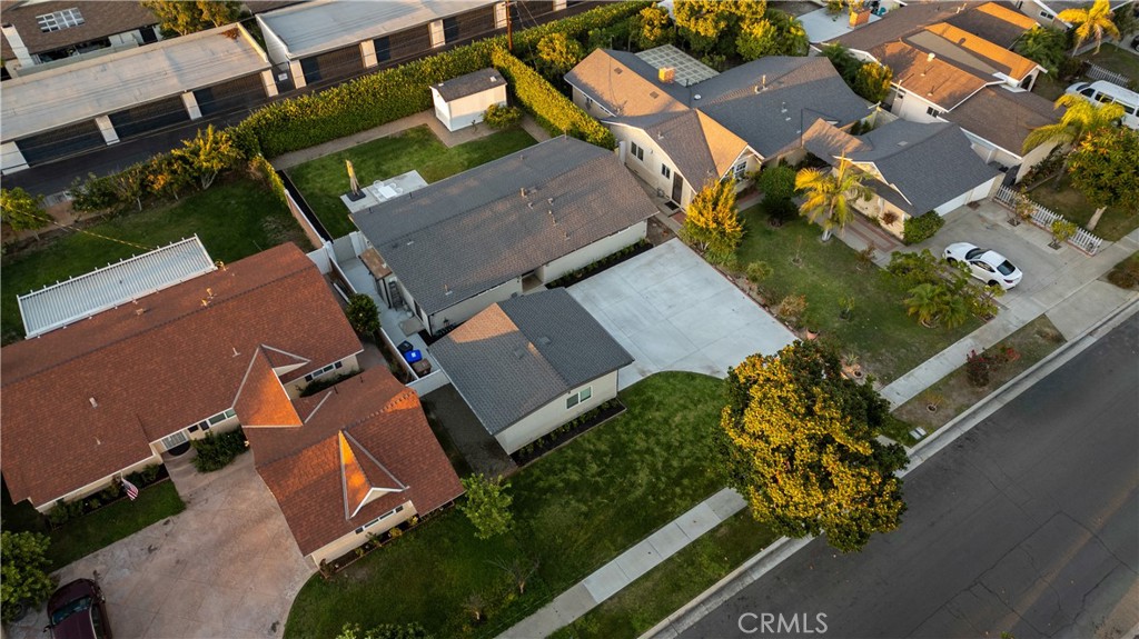 2533 W Chanticleer