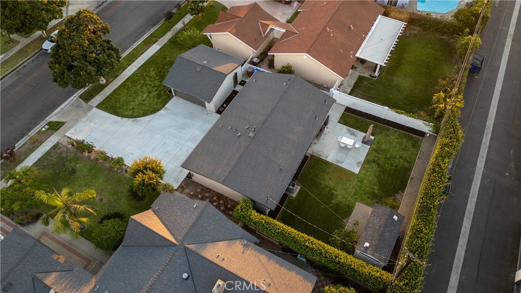 2533 W Chanticleer