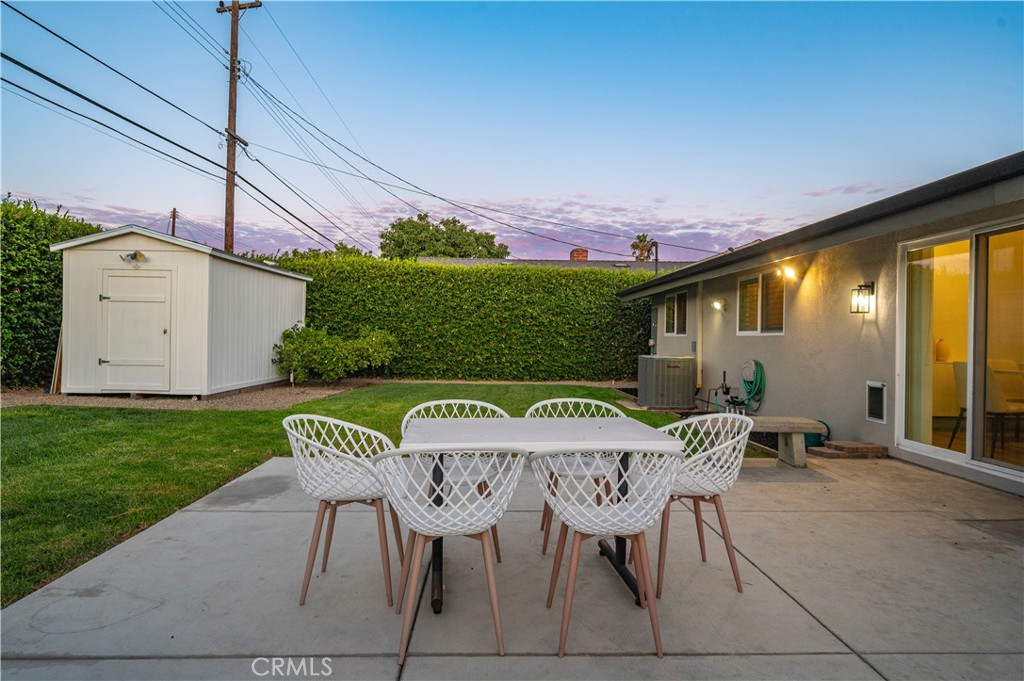 2533 W Chanticleer