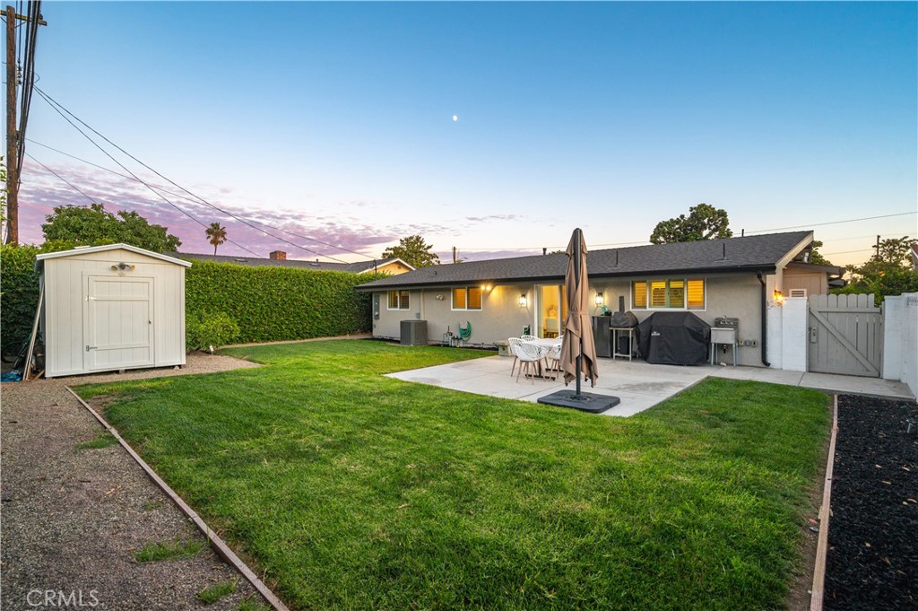 2533 W Chanticleer