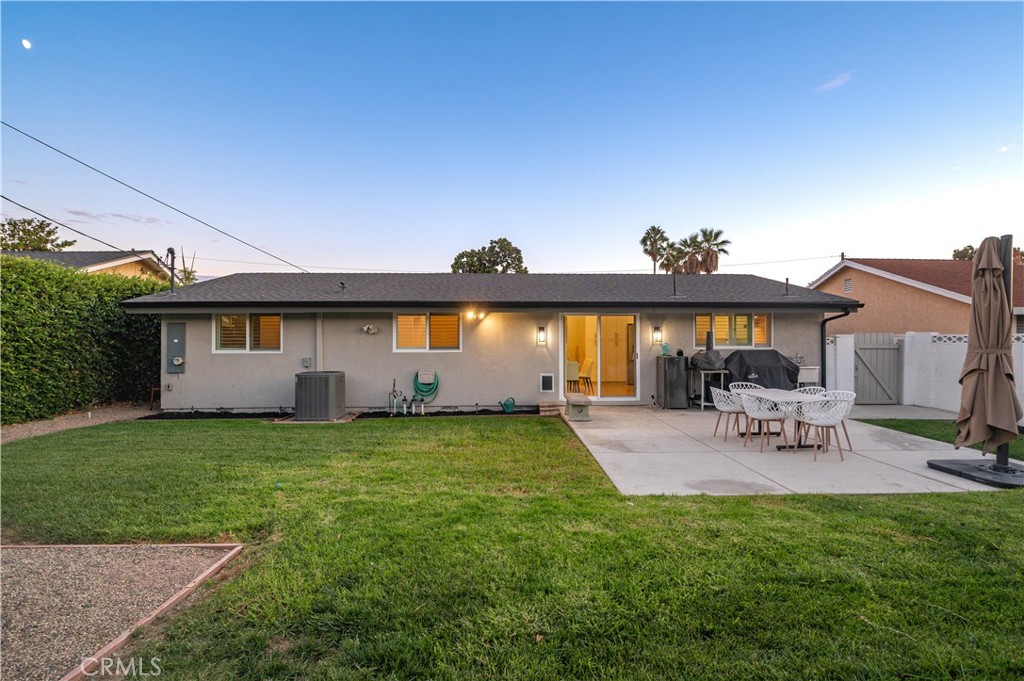 2533 W Chanticleer