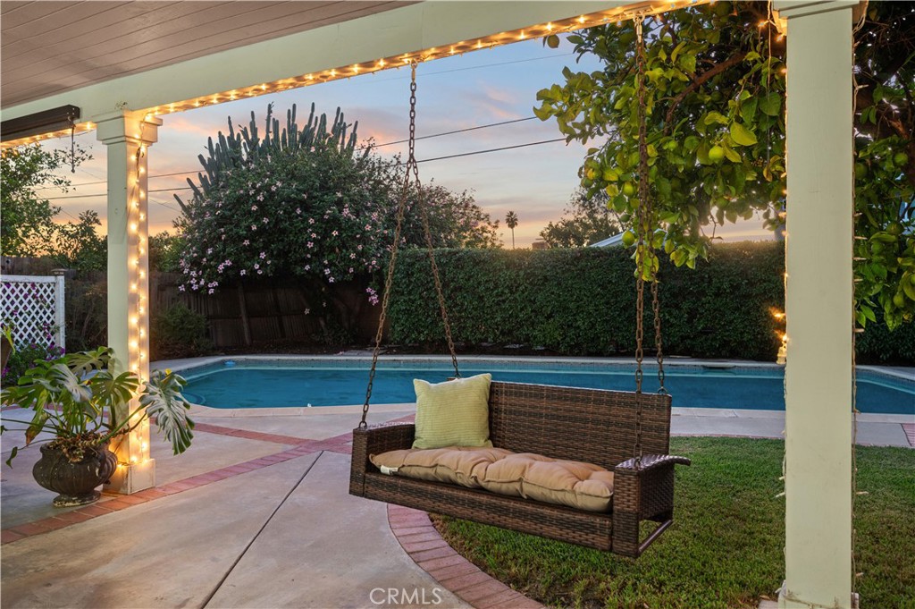 213 S Meadow