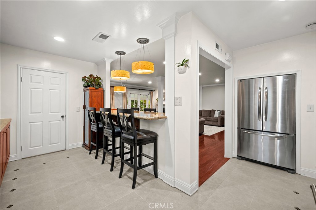 213 S Meadow