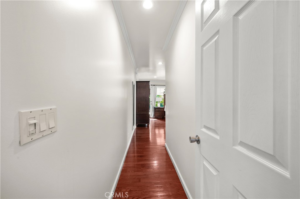 213 S Meadow