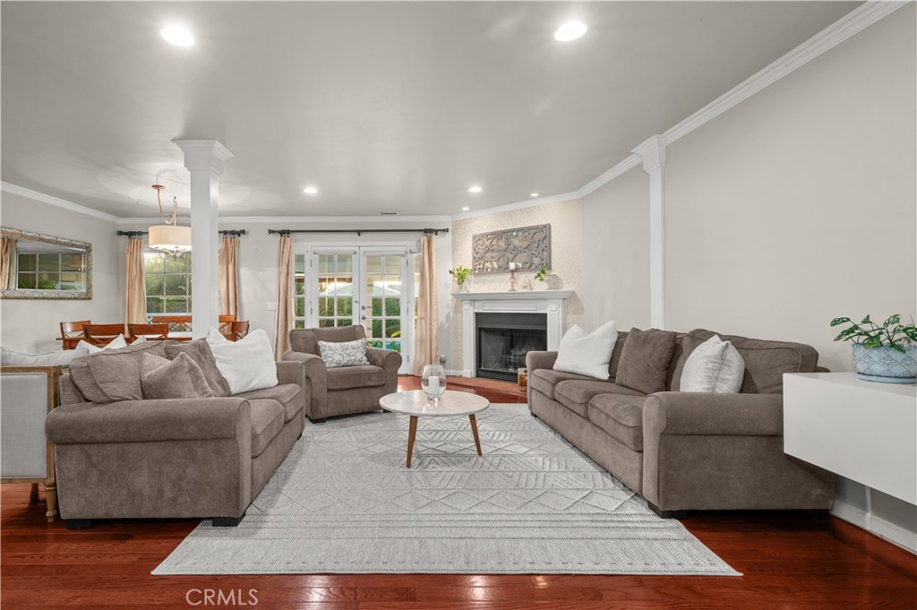 213 S Meadow