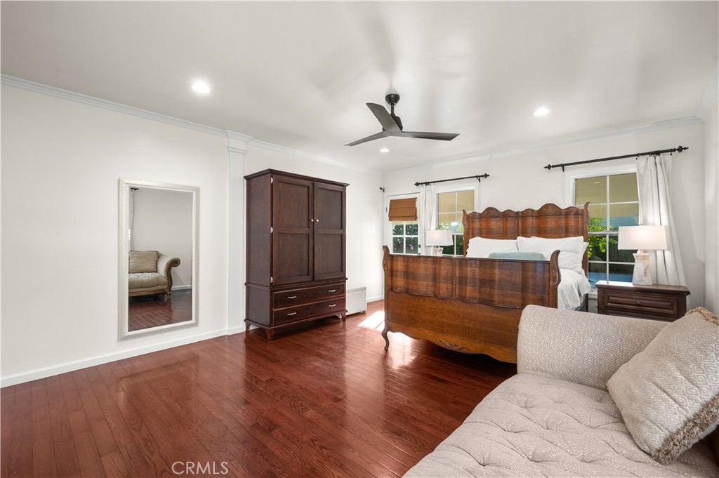213 S Meadow