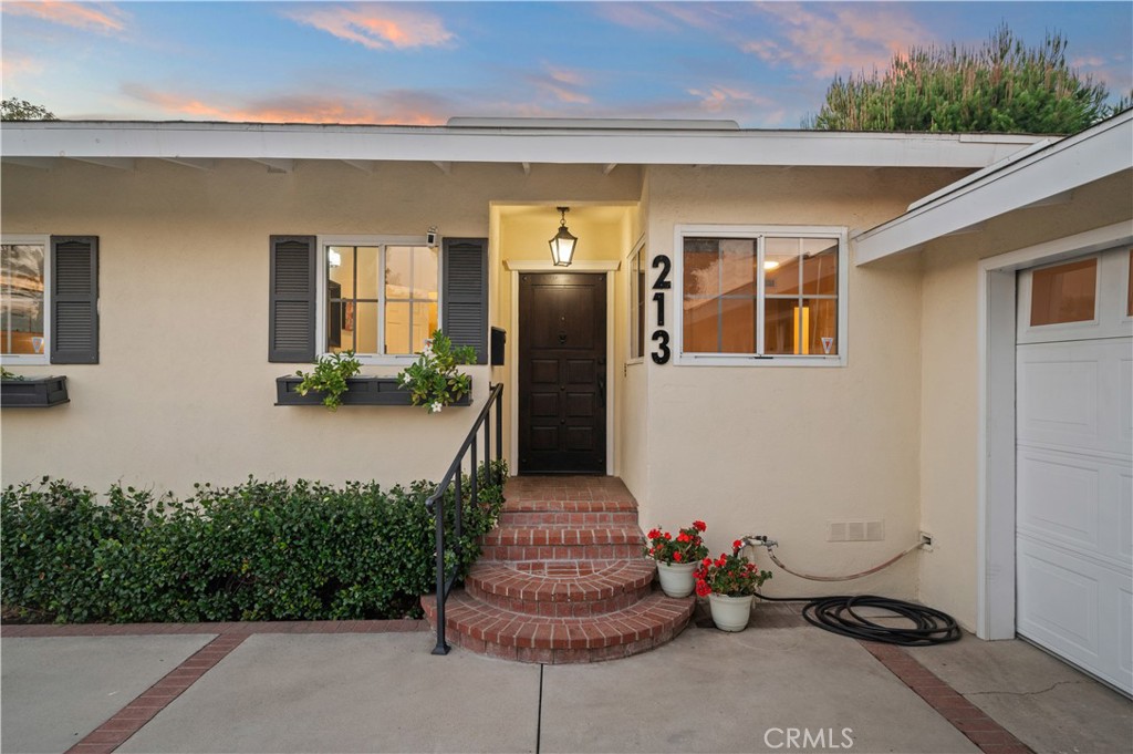 213 S Meadow