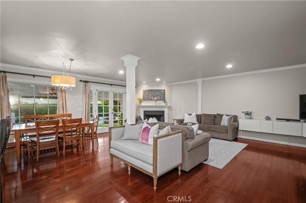 213 S Meadow