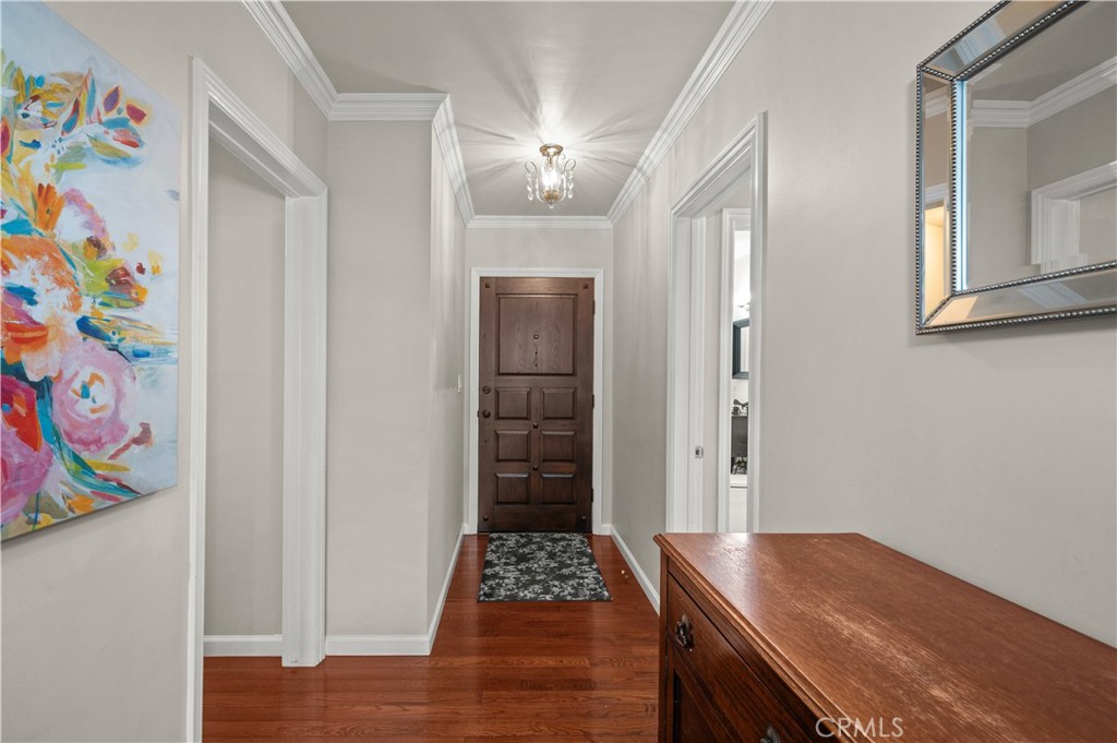 213 S Meadow