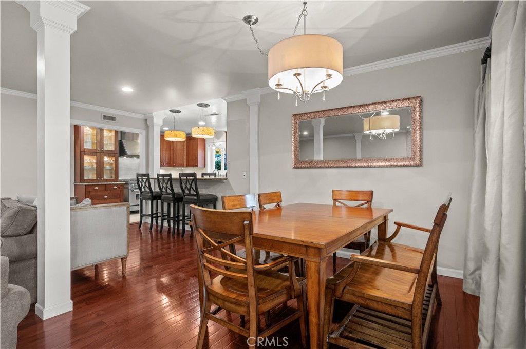 213 S Meadow