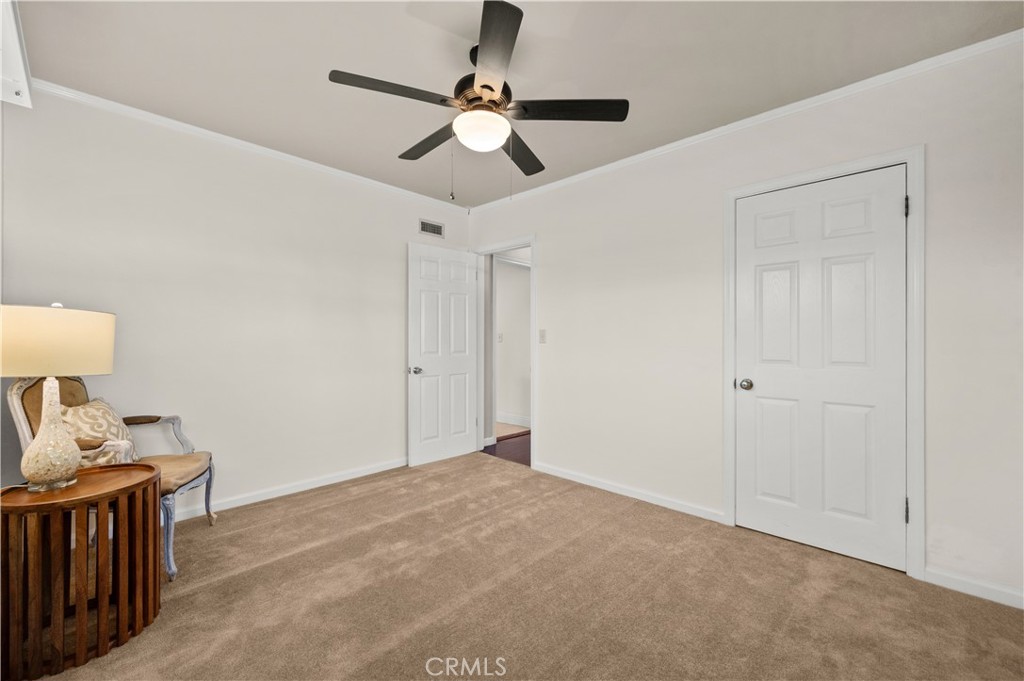 213 S Meadow