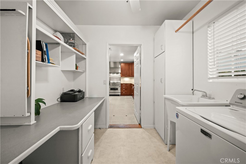 213 S Meadow