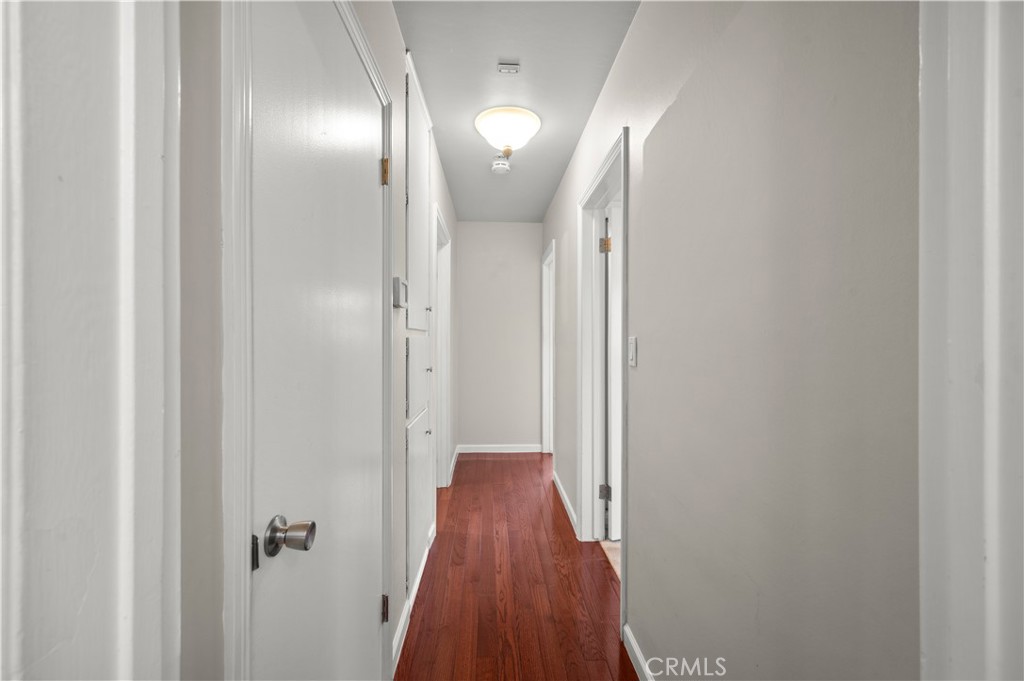 213 S Meadow