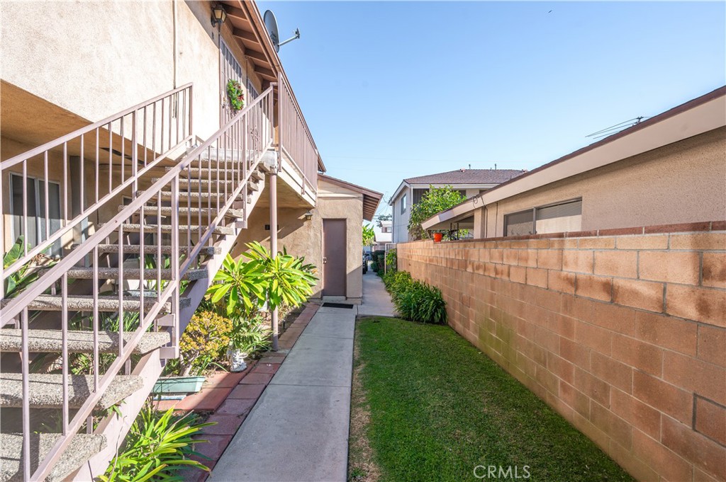 2204 Orange Grove