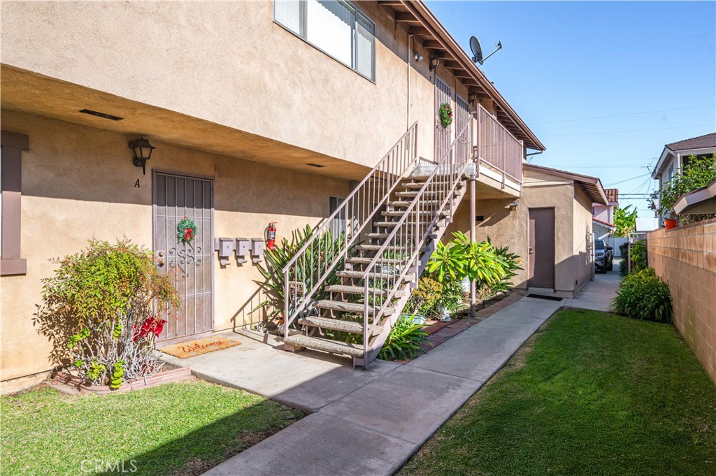 2204 Orange Grove