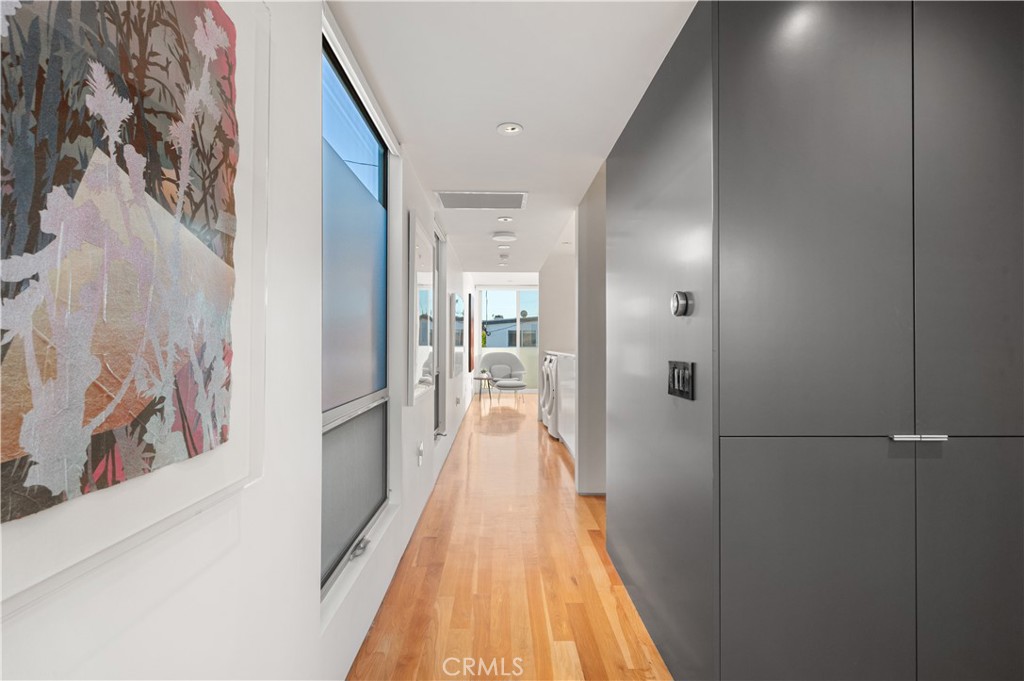 34 S Venice Boulevard 2