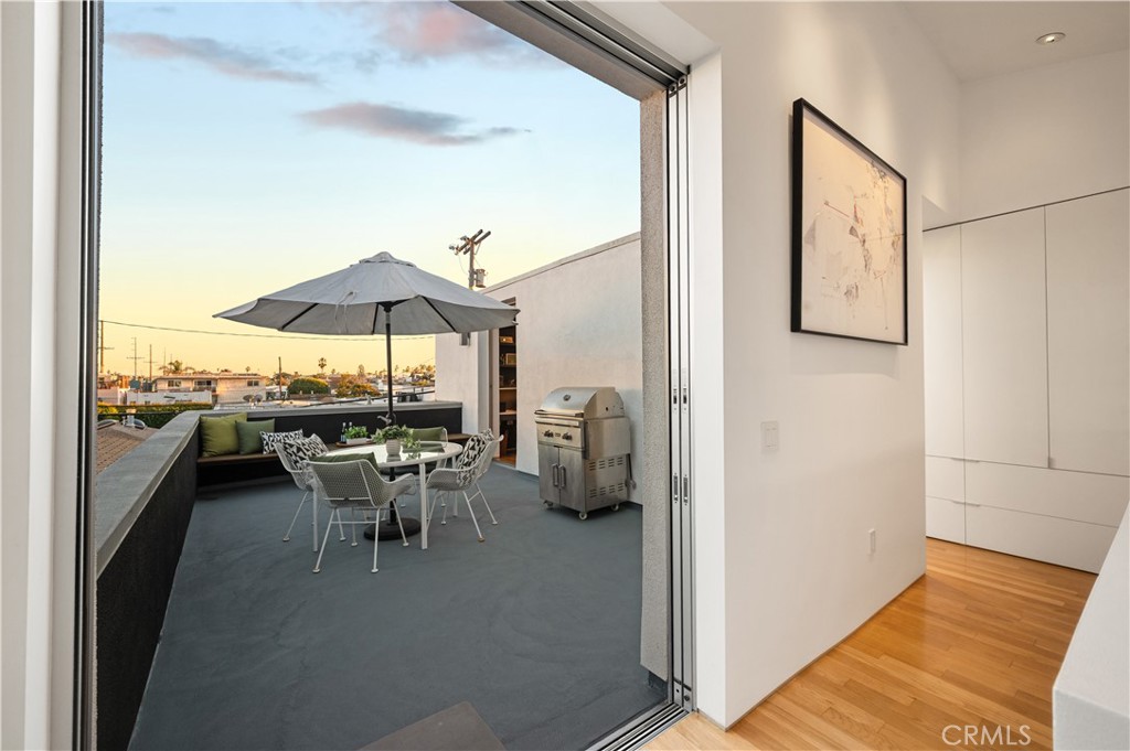 34 S Venice Boulevard 2