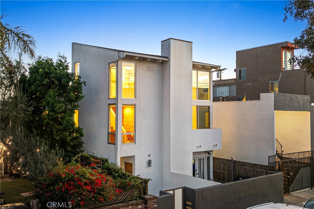 34 S Venice Boulevard 2
