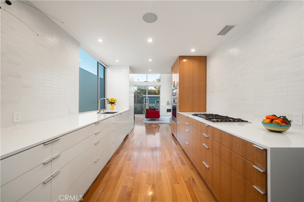 34 S Venice Boulevard 2