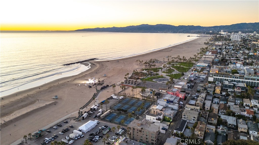 34 S Venice Boulevard 2