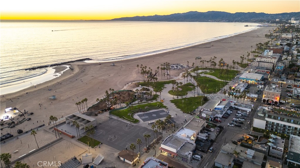 34 S Venice Boulevard 2