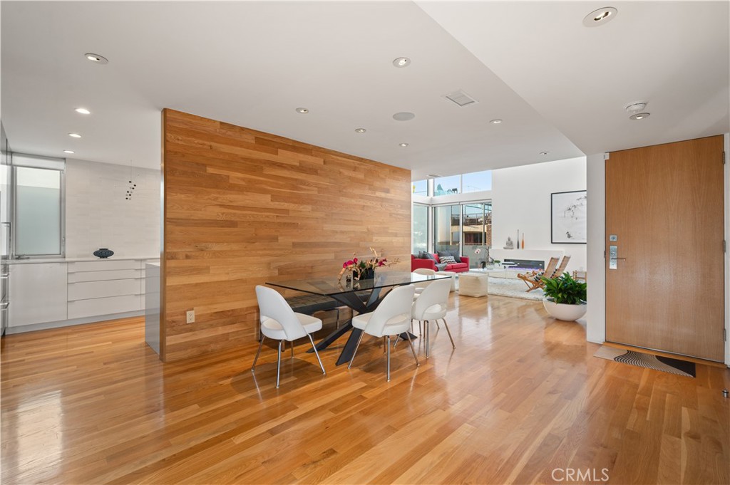 34 S Venice Boulevard 2