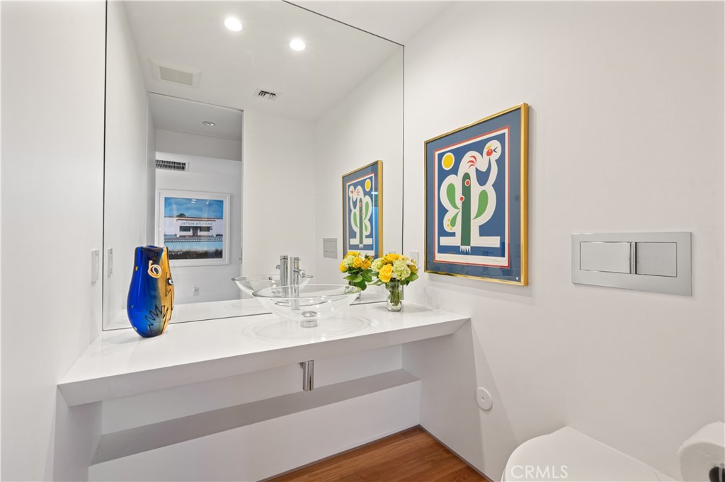 34 S Venice Boulevard 2