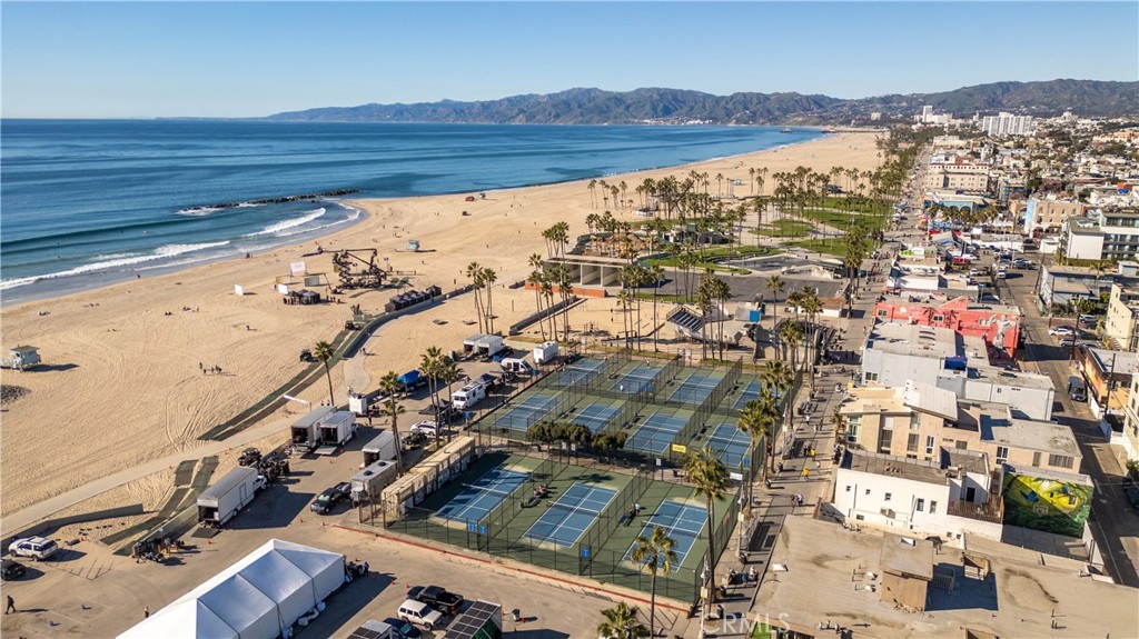 34 S Venice Boulevard 2