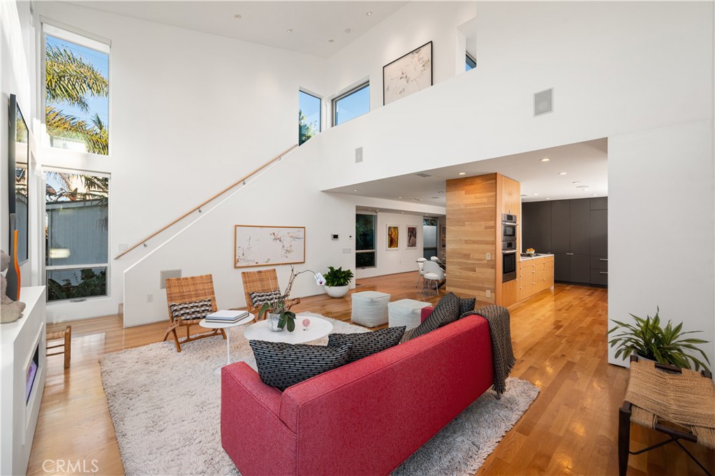 34 S Venice Boulevard 2