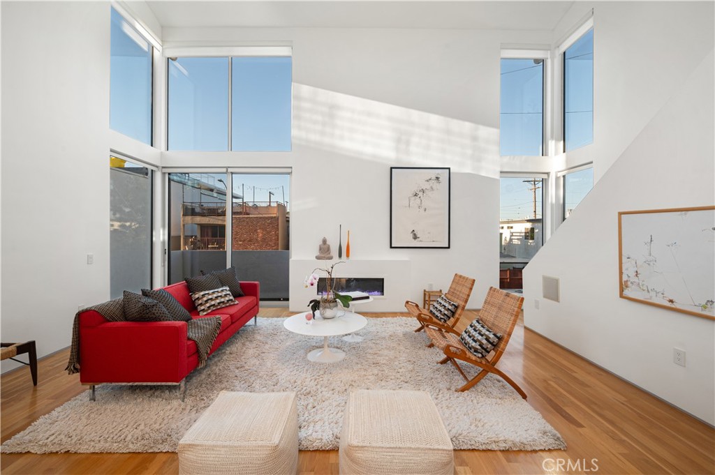 34 S Venice Boulevard 2