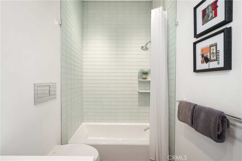 34 S Venice Boulevard 2