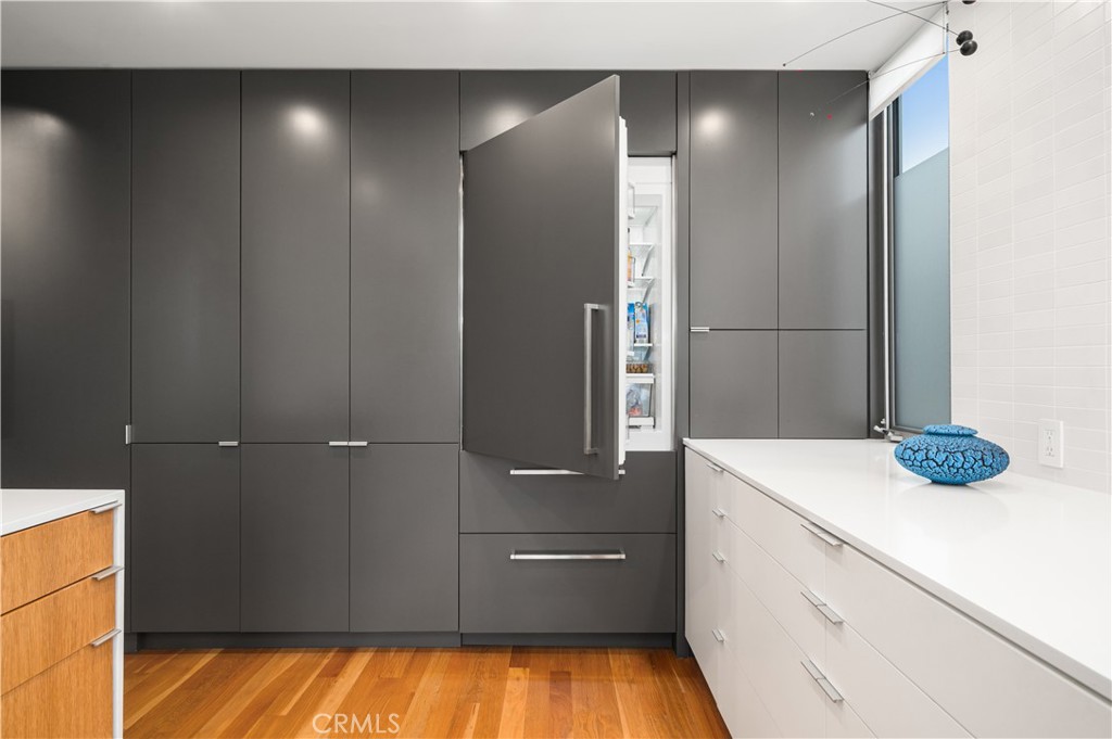 34 S Venice Boulevard 2