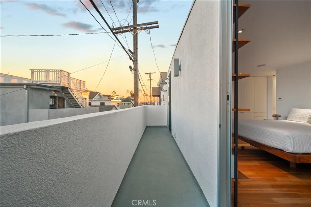 34 S Venice Boulevard 2