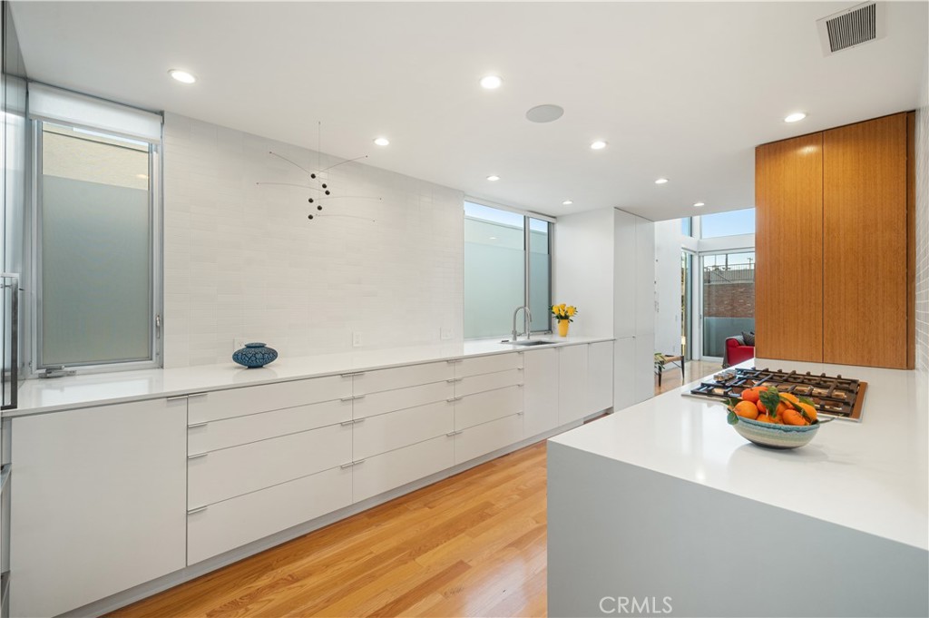 34 S Venice Boulevard 2