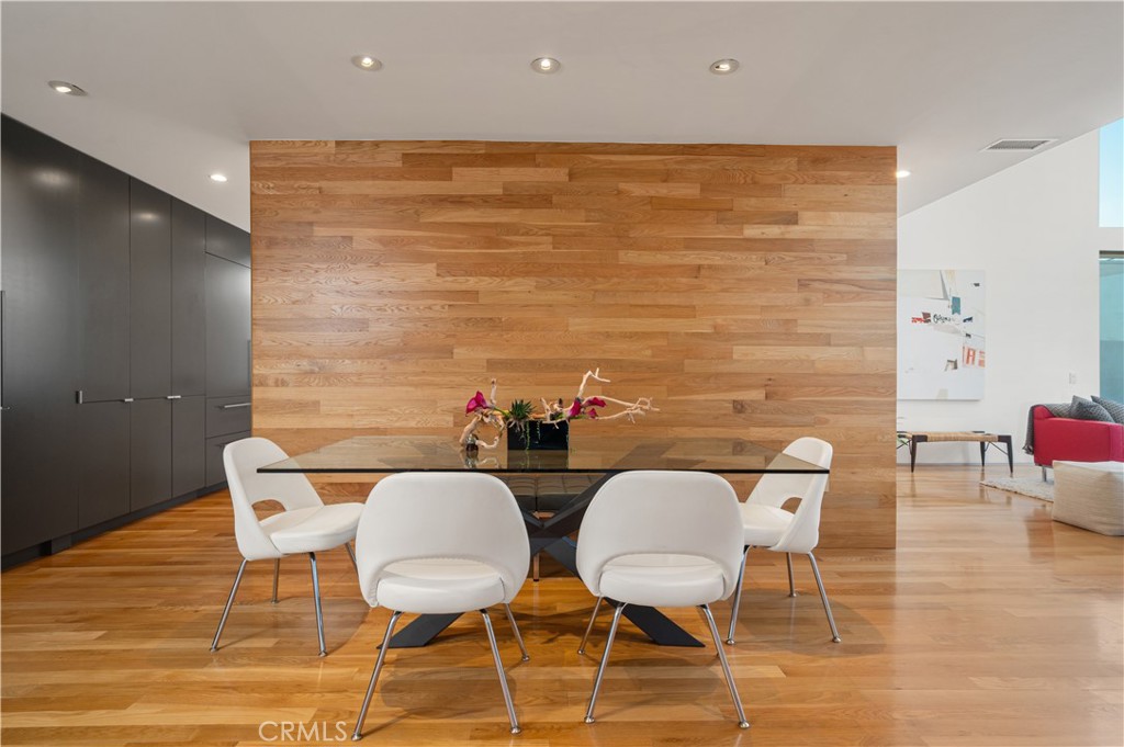 34 S Venice Boulevard 2