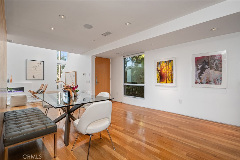 34 S Venice Boulevard 2