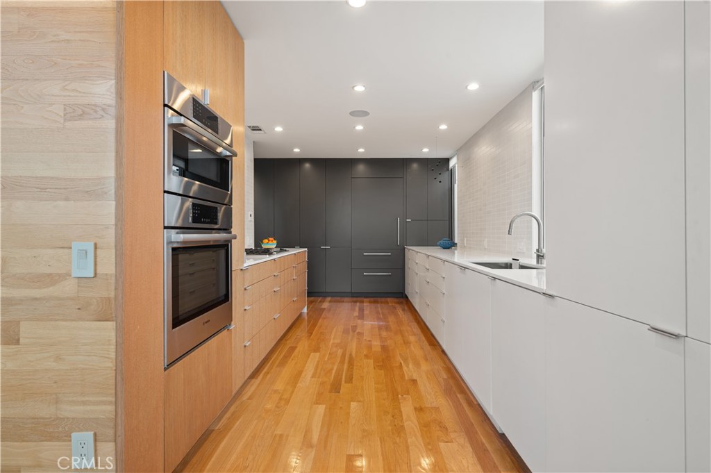 34 S Venice Boulevard 2