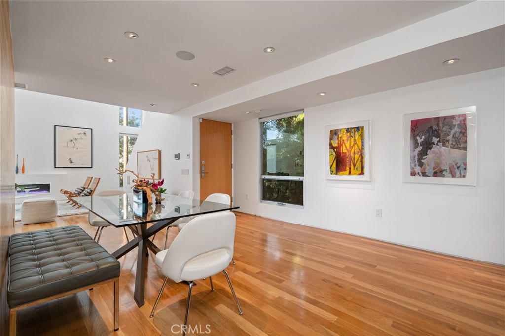 34 S Venice Boulevard 2