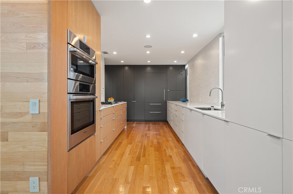 34 S Venice Boulevard 2