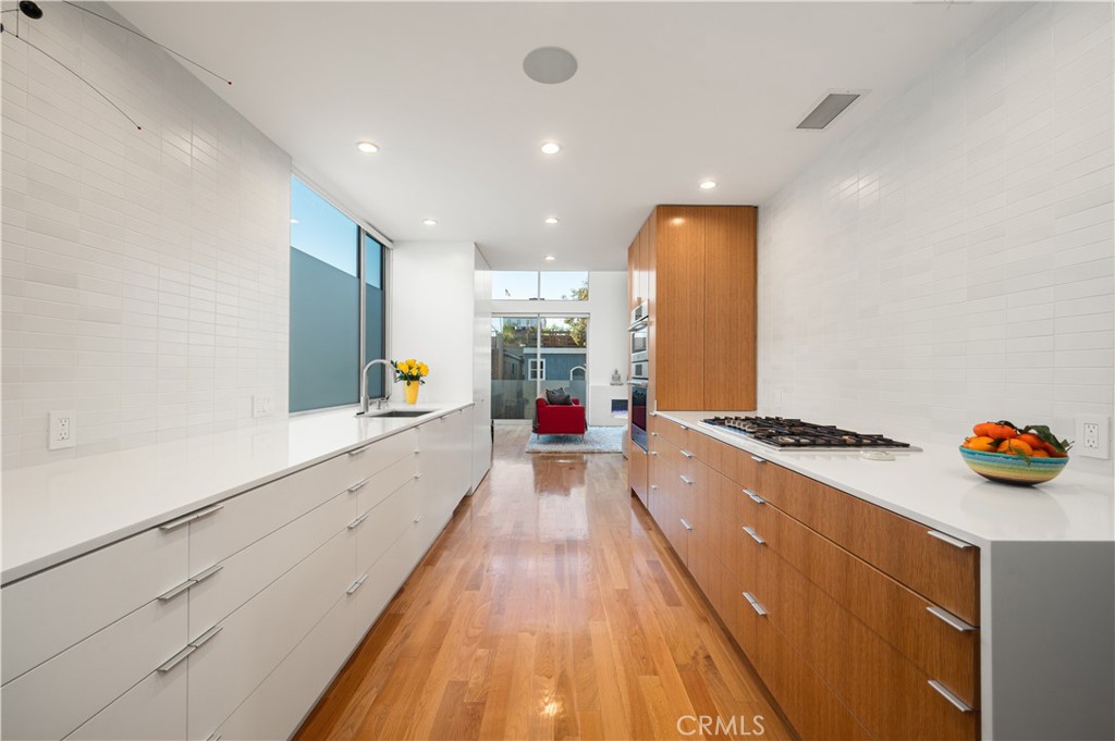 34 S Venice Boulevard 2