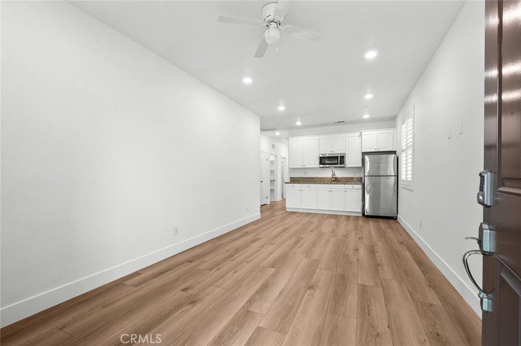 3694 S Grower Avenue