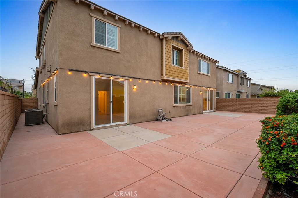 3694 S Grower Avenue