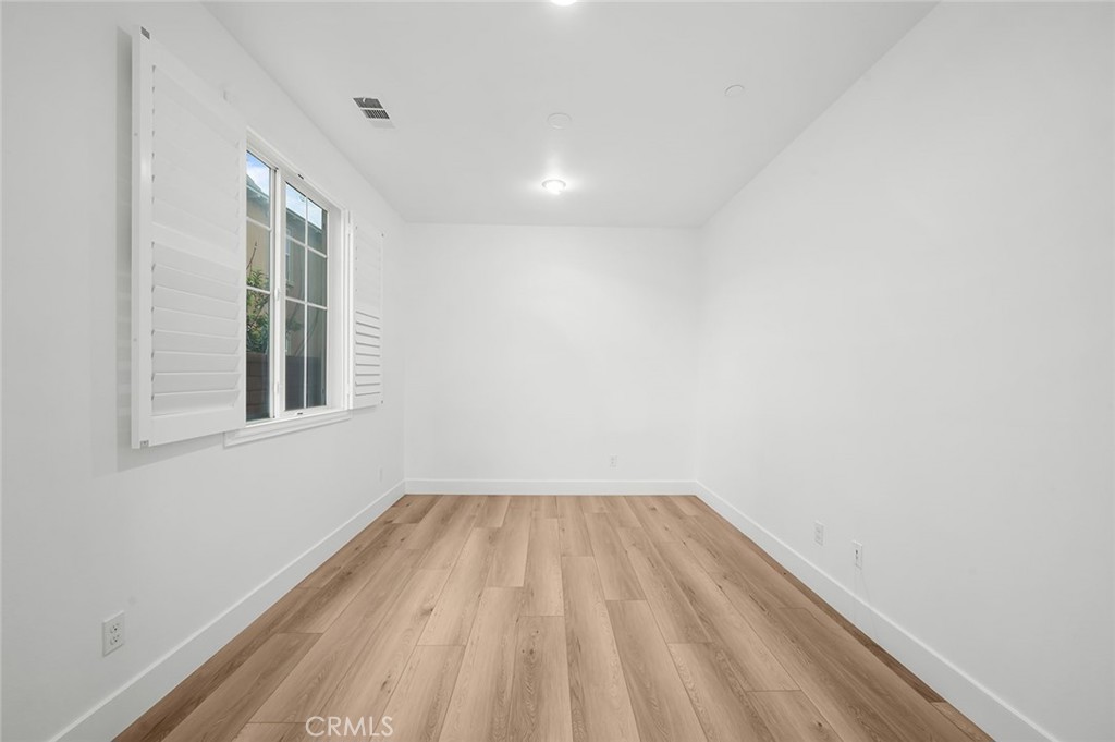 3694 S Grower Avenue