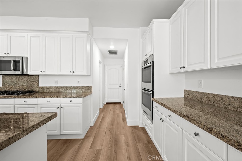 3694 S Grower Avenue