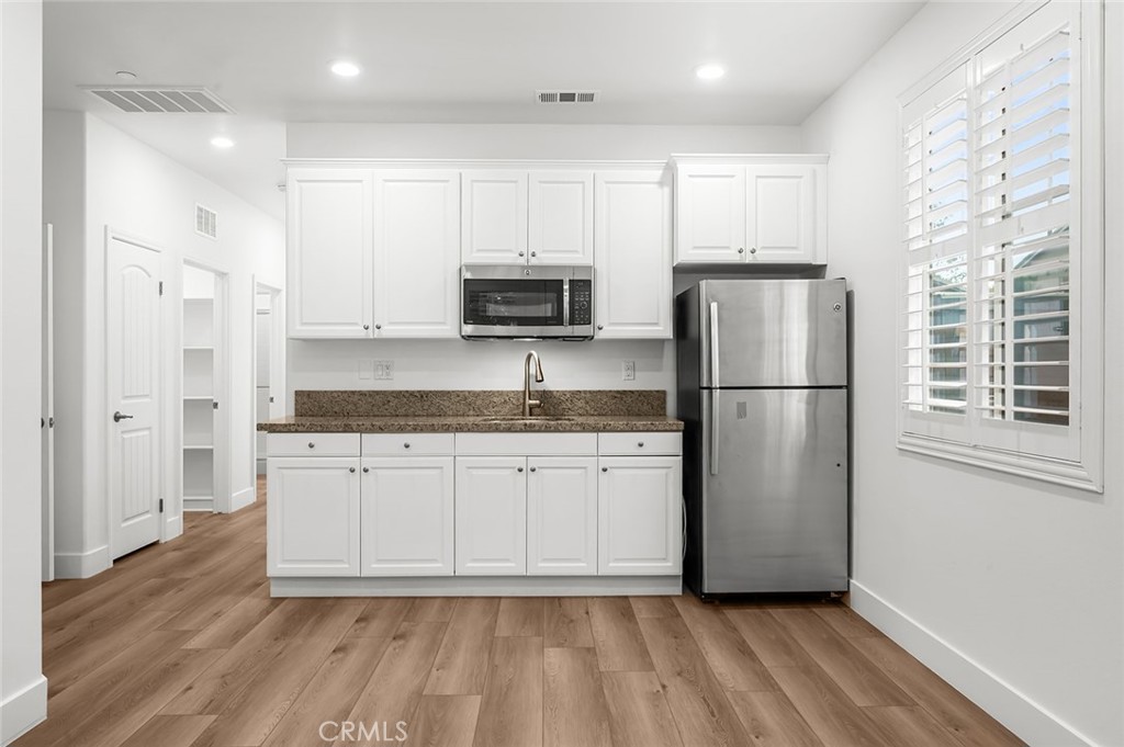 3694 S Grower Avenue