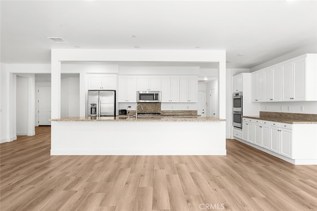 3694 S Grower Avenue