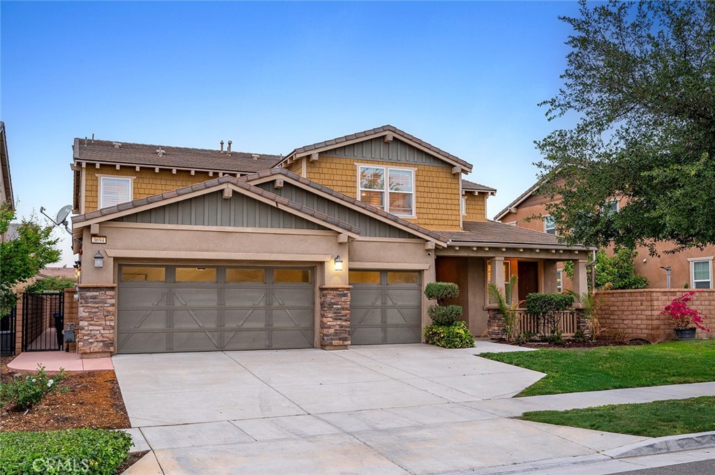 3694 S Grower Avenue